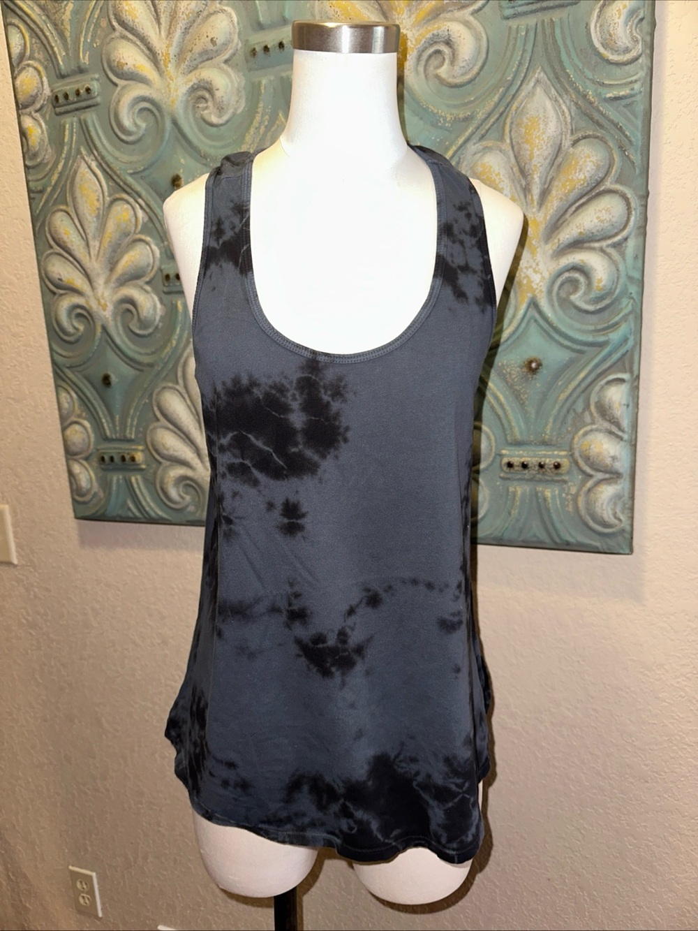 Logan Tank Top Womens L Gray Tie Dye 100% Organic Cotton Sleeveless Stretch Soft